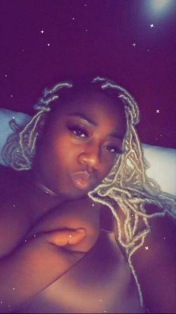Star, 26  female escort, Rockford