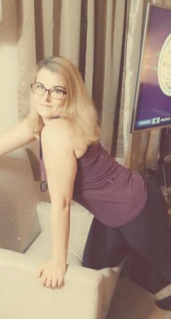 Misty, 25  female escort, Rockford