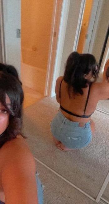Skylar , 24  female escort, Rockford