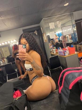CoCo, 23  female escort, Rockford