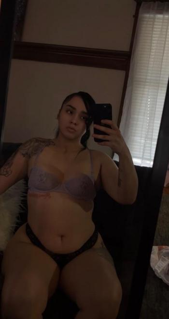 Miaa, 24  female escort, Rockford