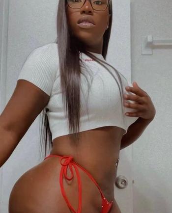 Myathebarbie, 25  female escort, Rockford