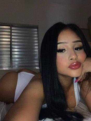 Fabiola, 21  female escort, Rockford
