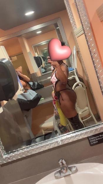 dream, 20  female escort, Rockford