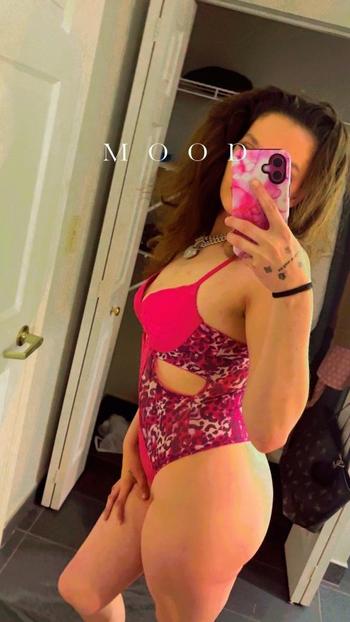 Layla, 22  female escort, Rockford