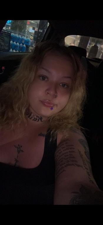 Snowflake , 28  female escort, Rockford